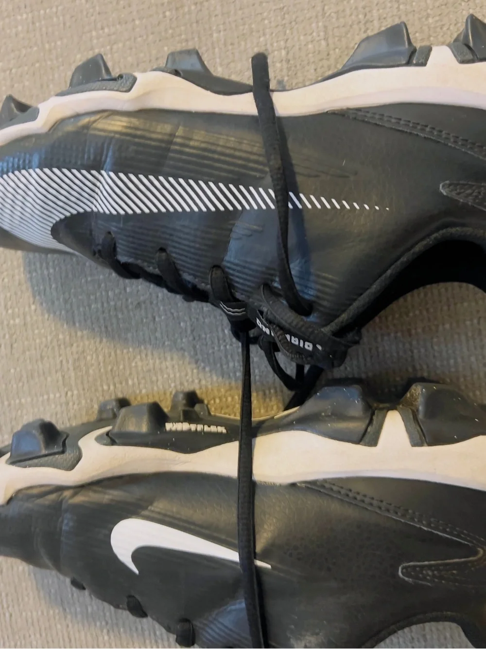 Nike Kids size 4 Diamond 💎 Clutch BG ⚾️Cleats